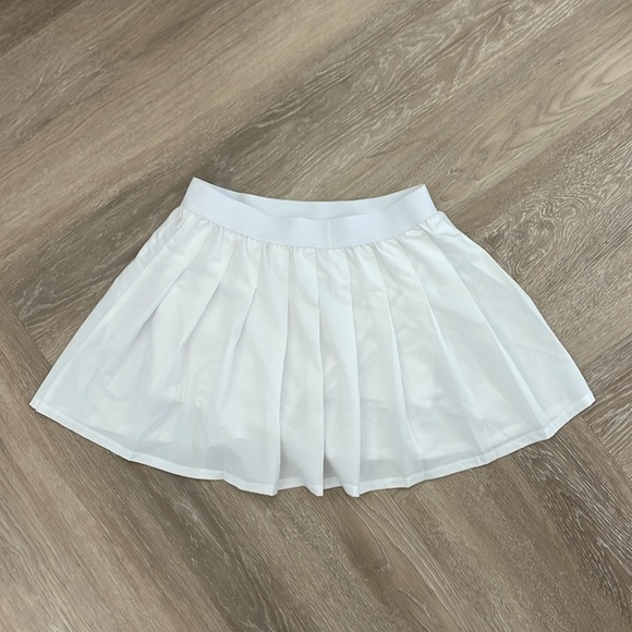 ALO YOGA White Varsity Tennis Skirt Small - Picture 3 of 4